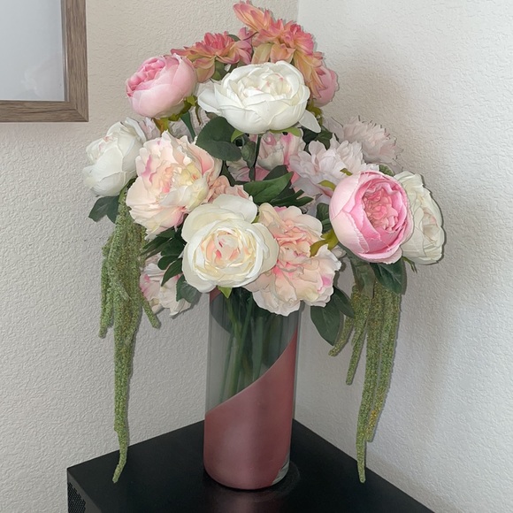 Pastel Artificial Floral Arrangement Home Decor - Picture 4 of 5